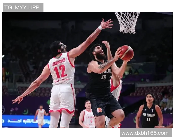 中华台北白队迎战伊朗队争夺亚洲篮球赛重要胜利的精彩对决