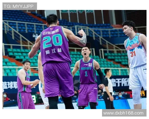 吉林男篮与山东男篮激战正酣谁能在这场对决中笑到最后
